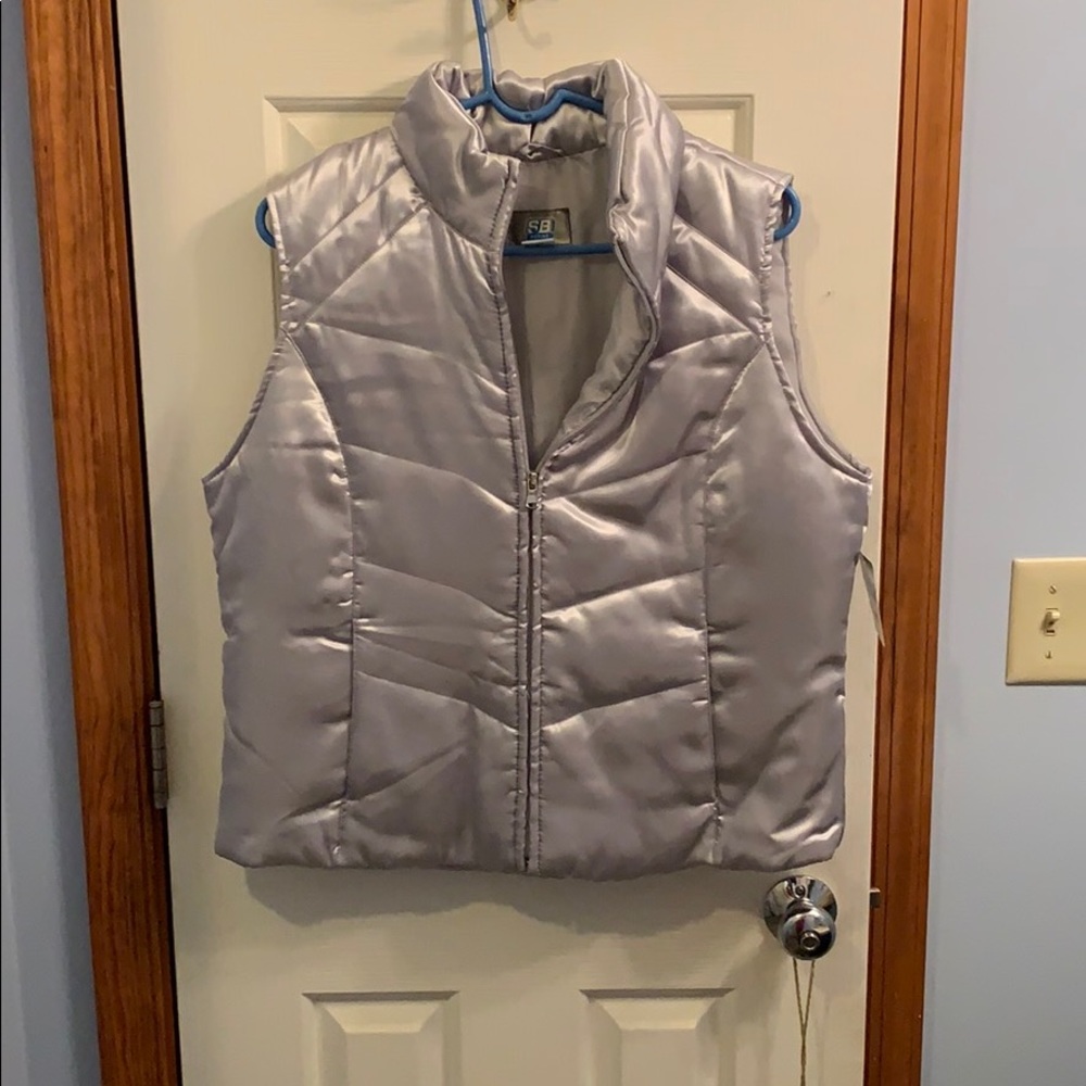 Silver large SB Active vest brand new